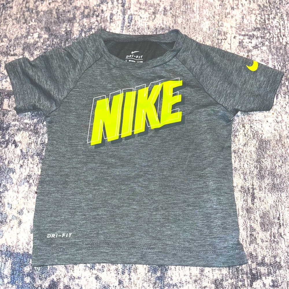 Nike tshirt